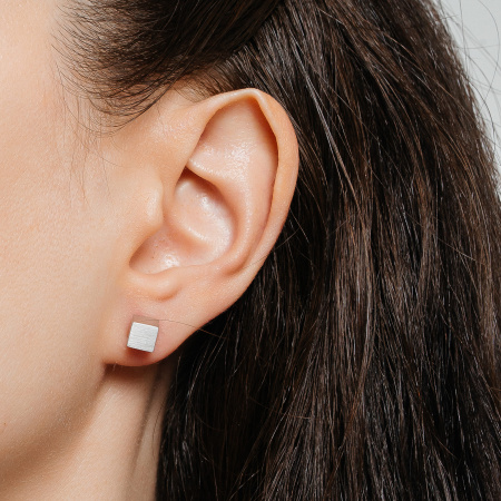 Золотые серьги Qube QCE000023-01