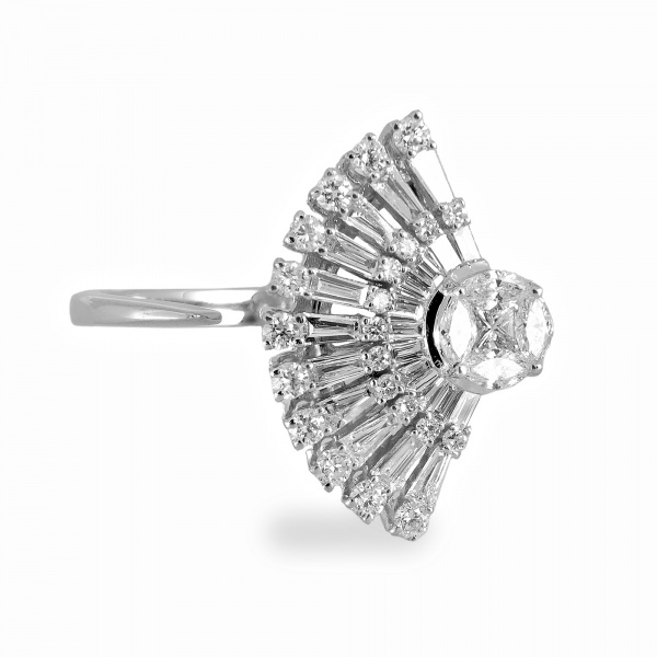 Золотое кольцо Baguette с бриллиантами R2676A2