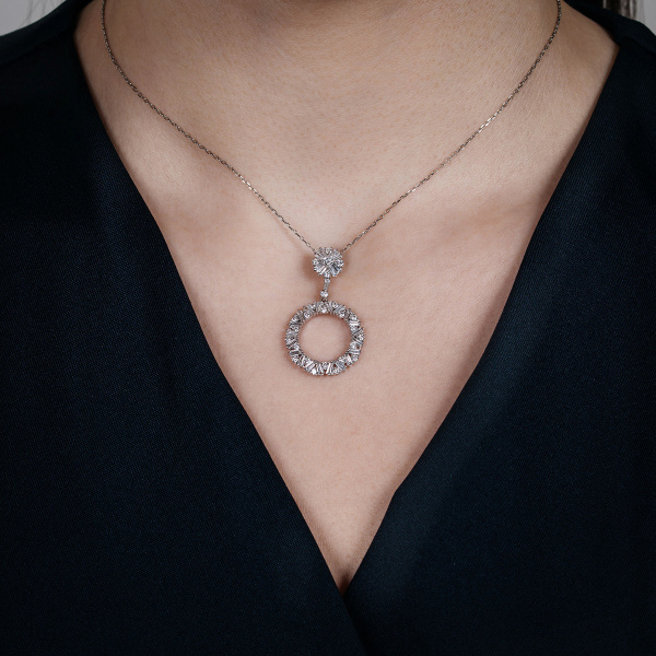 Золотое колье с бриллиантами Baguette P14920W