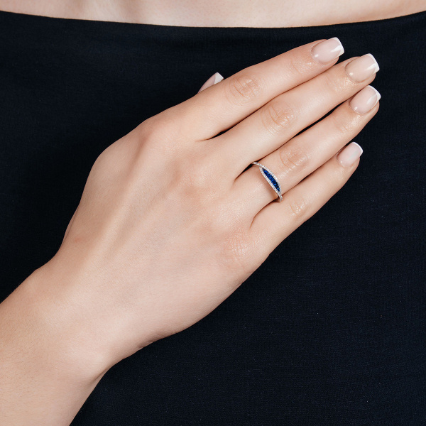 Золотое кольцо с бриллиантами и сапфирами Diamond Love
