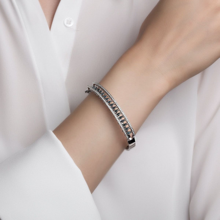 Золотой браслет с «танцующими» голубыми бриллиантами Salsa BABL555-WGBDWD