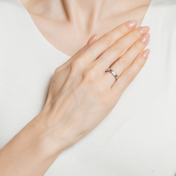 Золотое обручальное женское кольцо с бриллиантом и сапфиром Amore Infinito 212-010-1548